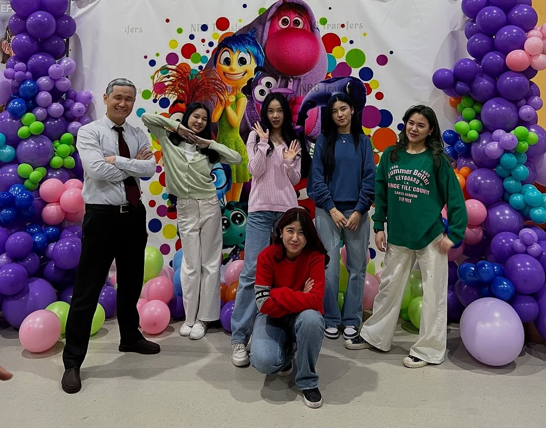 English Week: A Journey into the World of «Inside Out»! 🎭🎶